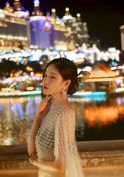 奇怪姐姐_高清电影在线观看