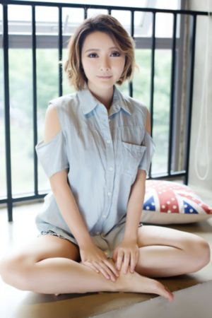 晚上进了二女小妍身体_BD英语电视剧在线观看