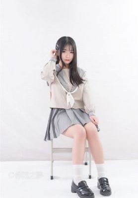 亲嘴伸进内衣揉胸口激烈文章_国产剧免费电视剧