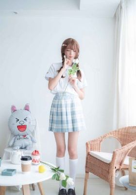 两个美女的胸互摸互揉接吻_高清电影
